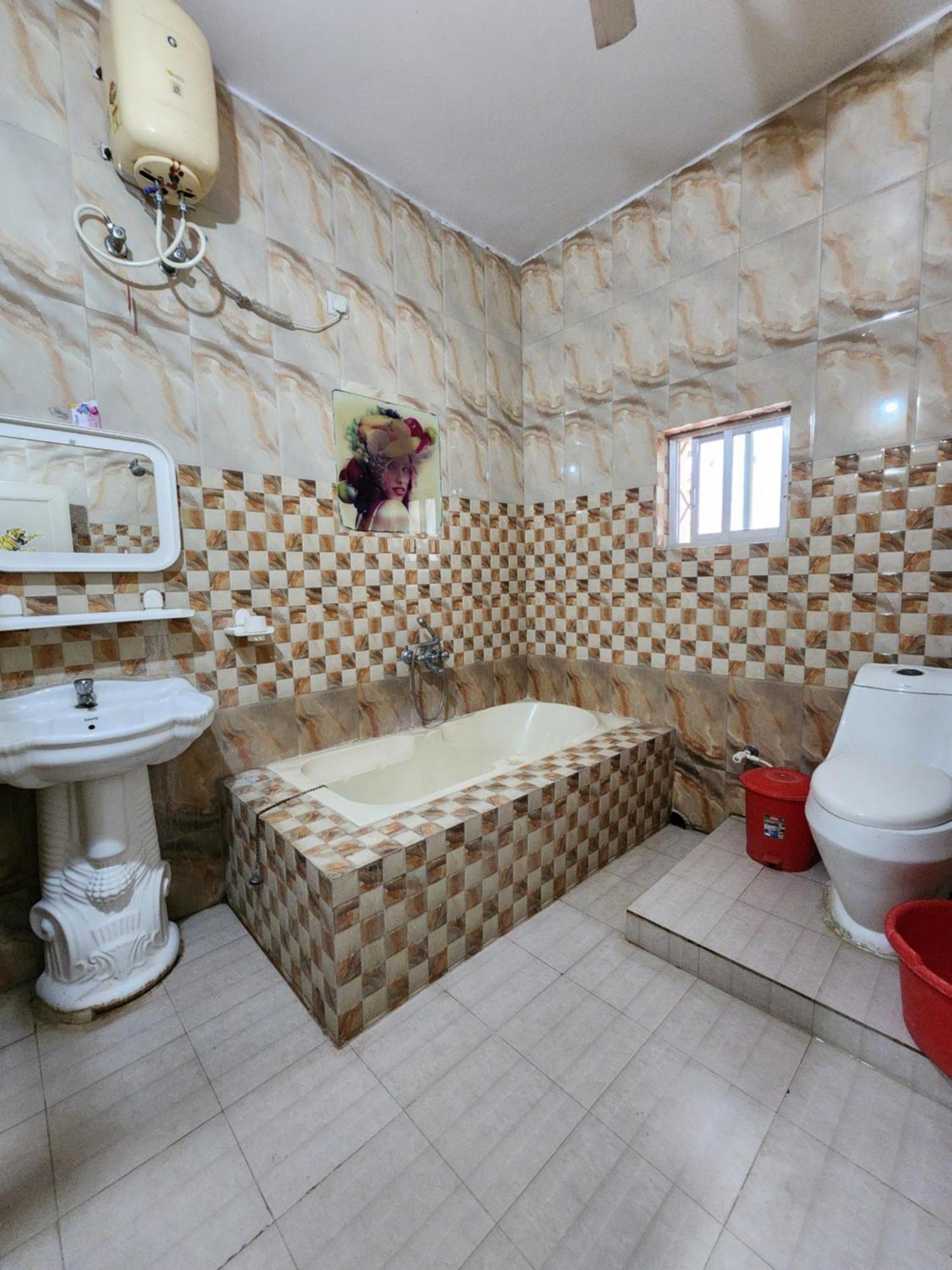 Hotel Shri Durga Baripada Bagian luar foto